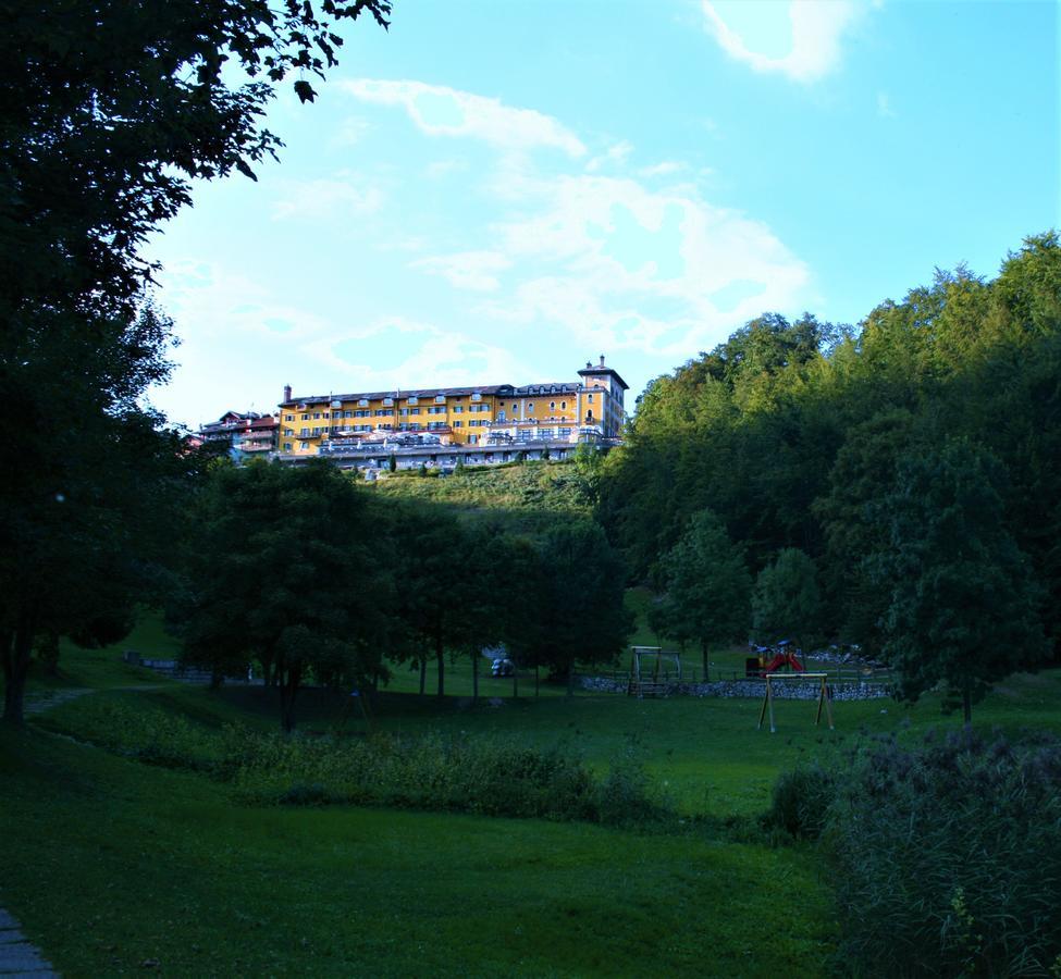 לאבארונה Grand Hotel Astoria מראה חיצוני תמונה