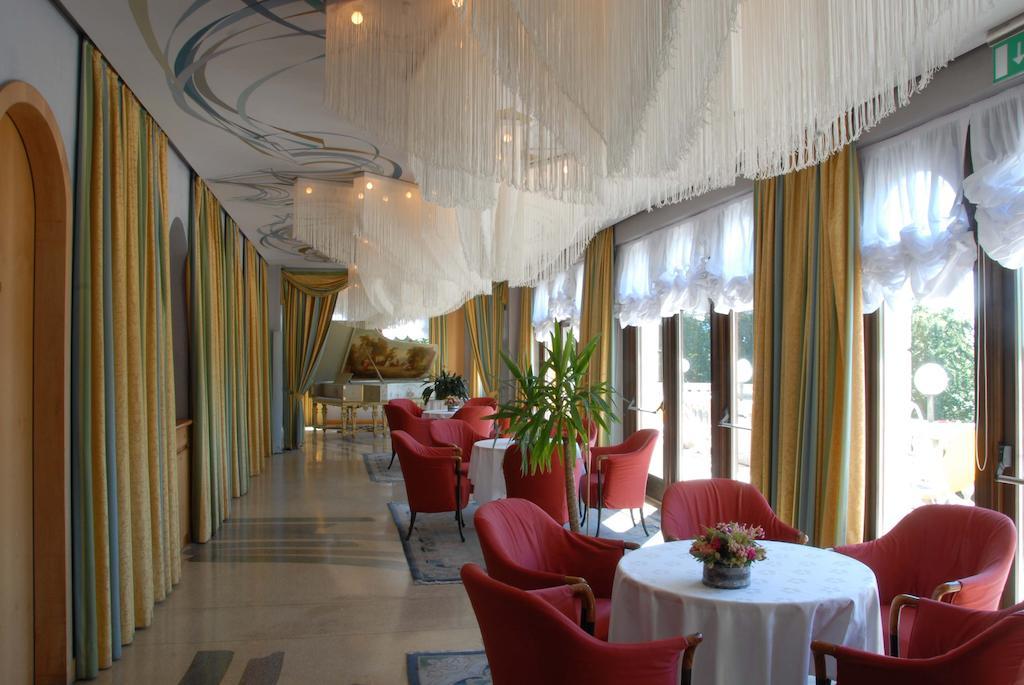 לאבארונה Grand Hotel Astoria מראה חיצוני תמונה