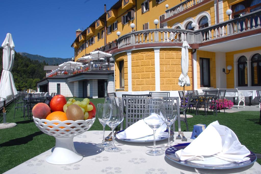 לאבארונה Grand Hotel Astoria מראה חיצוני תמונה
